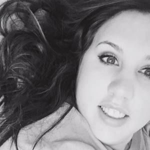 Meet your Posher, Caitlin